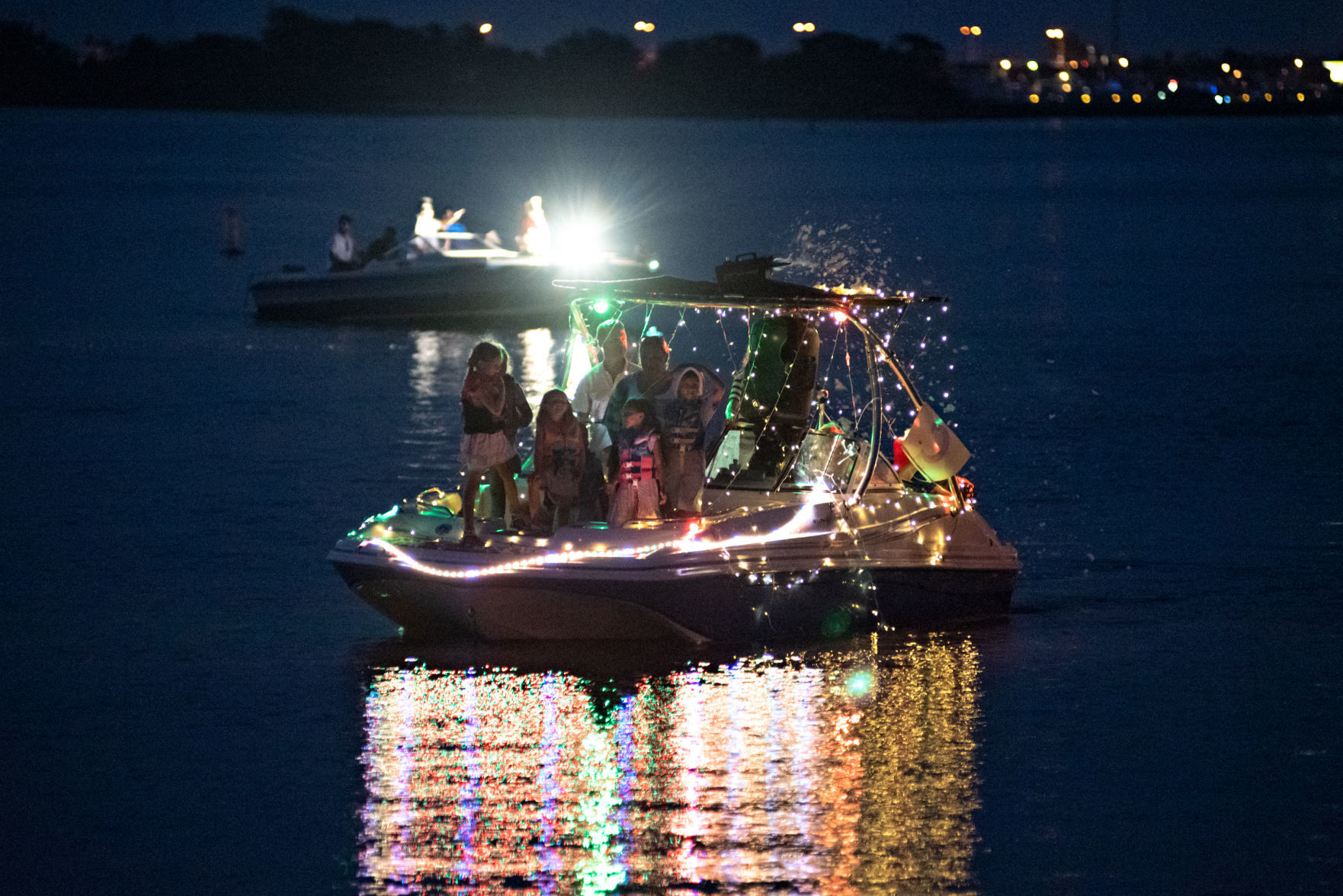 071919_nws_wildwoodxmasinjuly